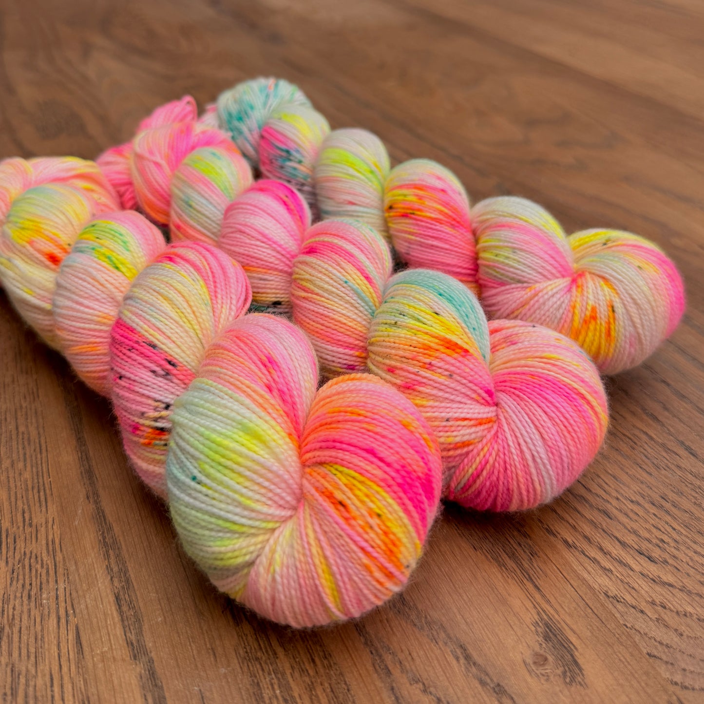 I love trinkets (Dopamine Club) Sock Yarn
