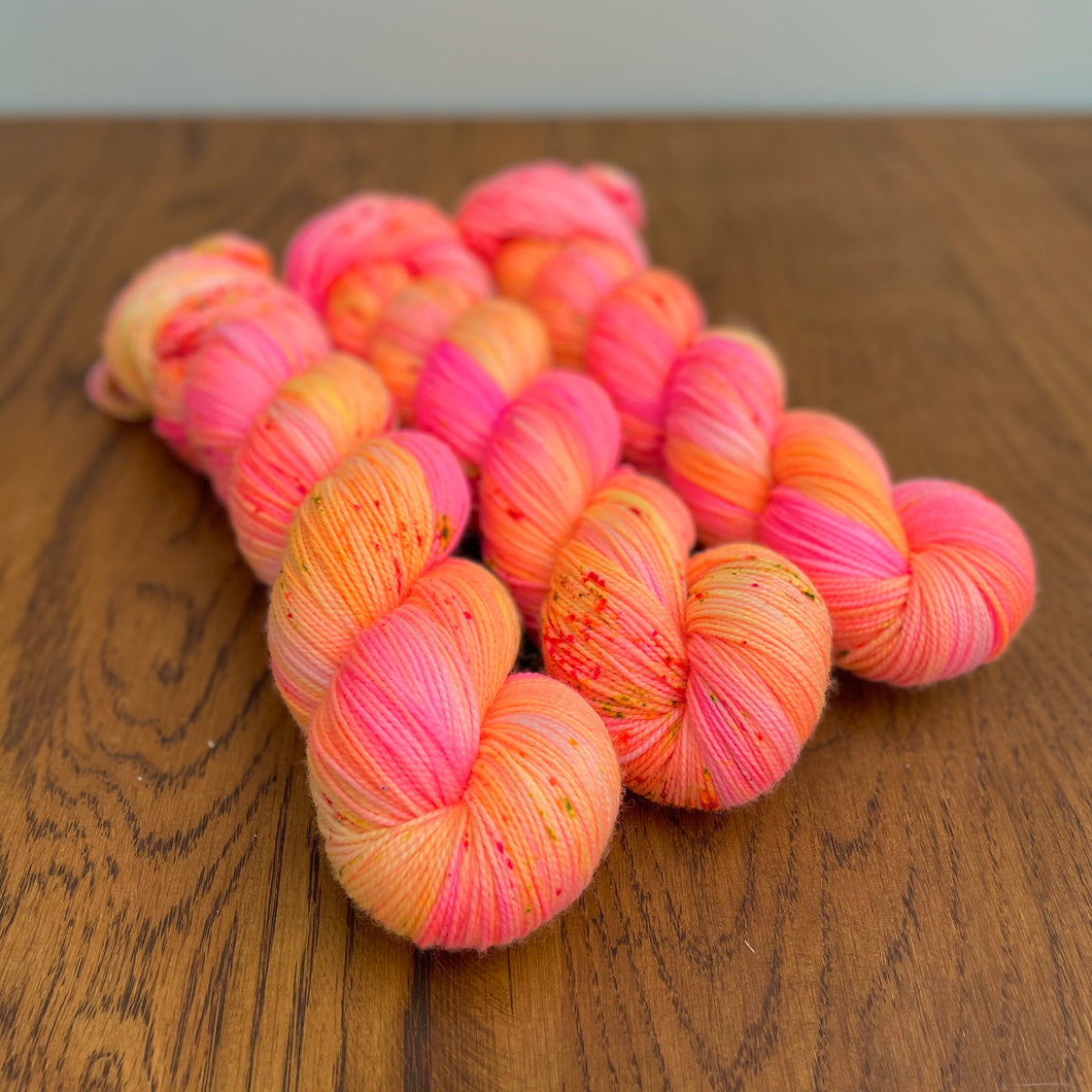 Neon peaches Sock yarn