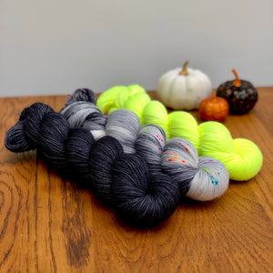 Haunted house 3 skein yarn set * Sock yarn