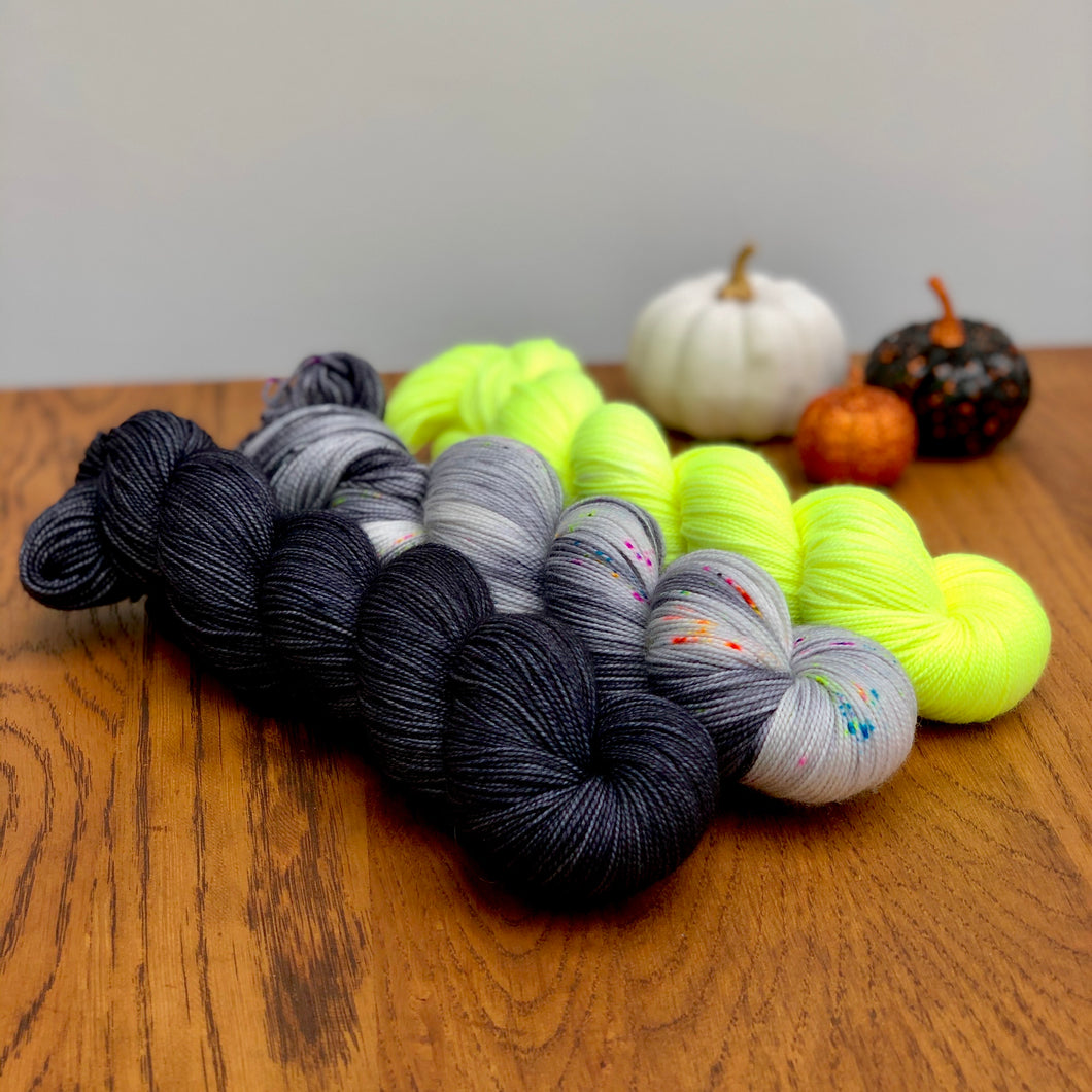 Haunted house 3 skein yarn set * Sock yarn