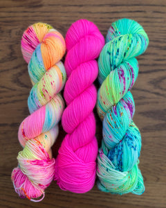 Flamingos in the Tropics * Sock yarn * Dyed to order
