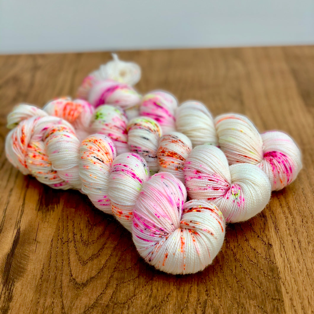 Glowing embers speckle Sock yarn